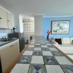 Vista al Mar Espacioso Apartamento para Siete personas